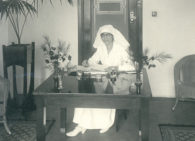 Portrait of Nurse Elizabeth Murrell, 1919